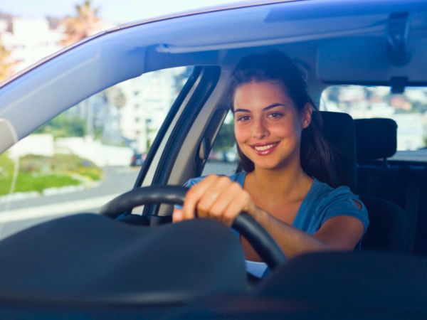 A Traveller’s Guide to Driving Safely and Confidently in the UK